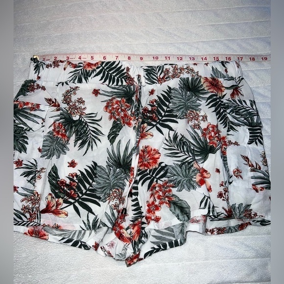Joe B Tropical Floral Shorts | Size XL | Like New - Picture 4 of 7